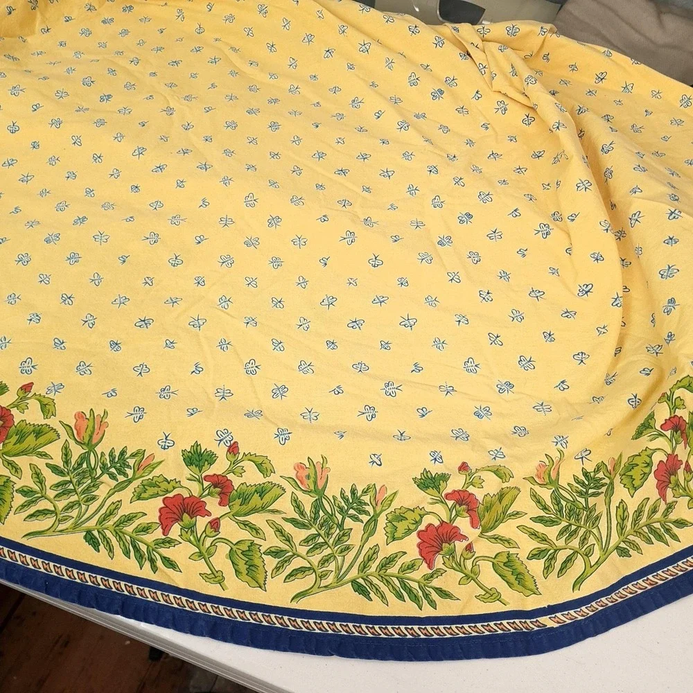 Williams-Sonoma Round Yellow Tablecloth Bees Floral Border Cotton French Country